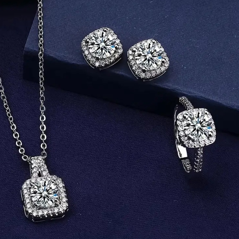 Radiant gift set‎ , cubic zirconia stones shiny one size fits most , silver tone